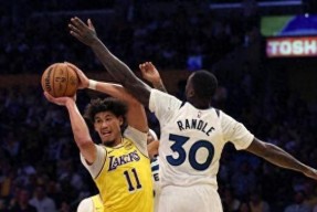 欧博官网-浓眉哥连续七场比赛得分超过最后时刻胜出，热火不断突破！